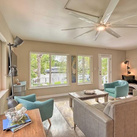 Pet-Friendly Waterfront Home - 2 Mi To Beach! 타폰스프링스 외부 사진