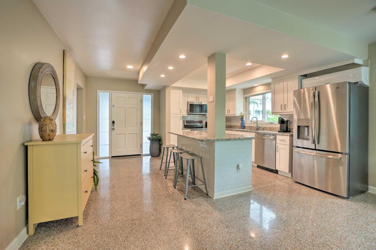 Pet-Friendly Waterfront Home - 2 Mi To Beach! 타폰스프링스 외부 사진