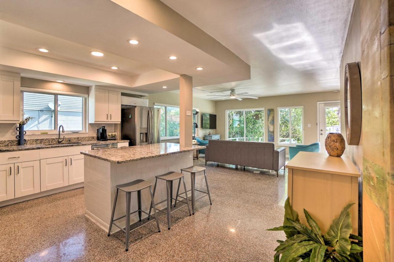 Pet-Friendly Waterfront Home - 2 Mi To Beach! 타폰스프링스 외부 사진