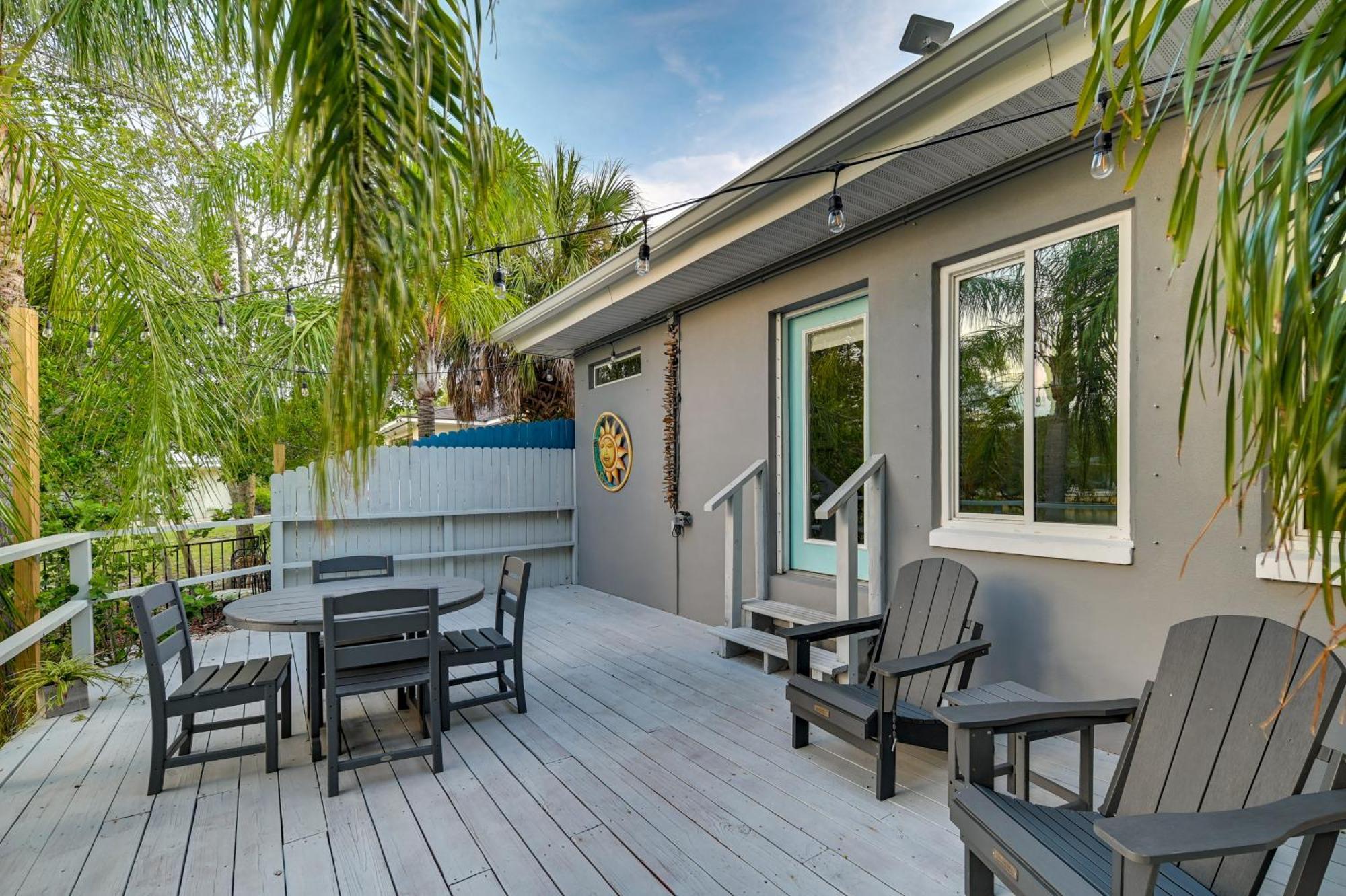 Pet-Friendly Waterfront Home - 2 Mi To Beach! 타폰스프링스 외부 사진
