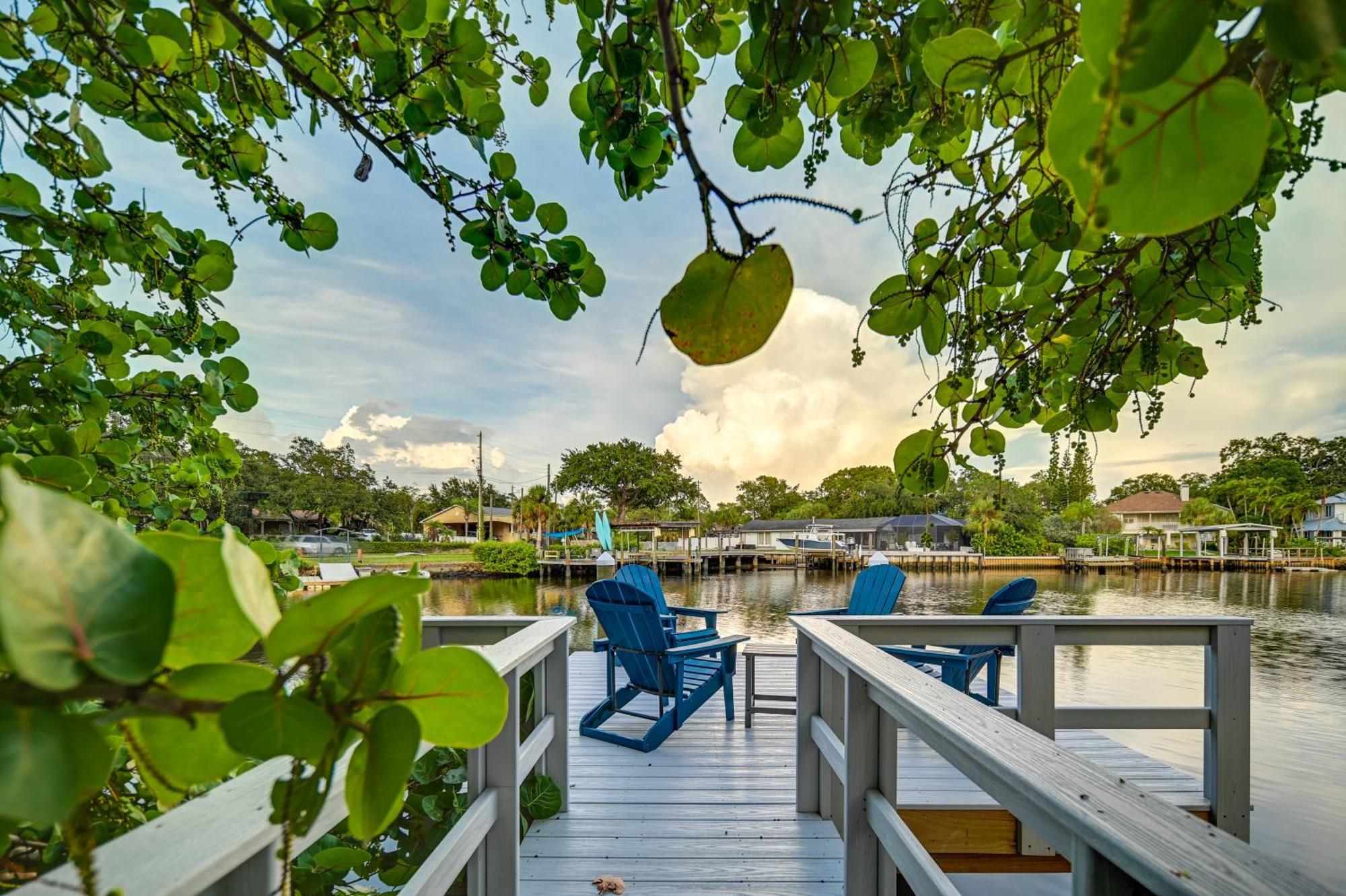 Pet-Friendly Waterfront Home - 2 Mi To Beach! 타폰스프링스 외부 사진