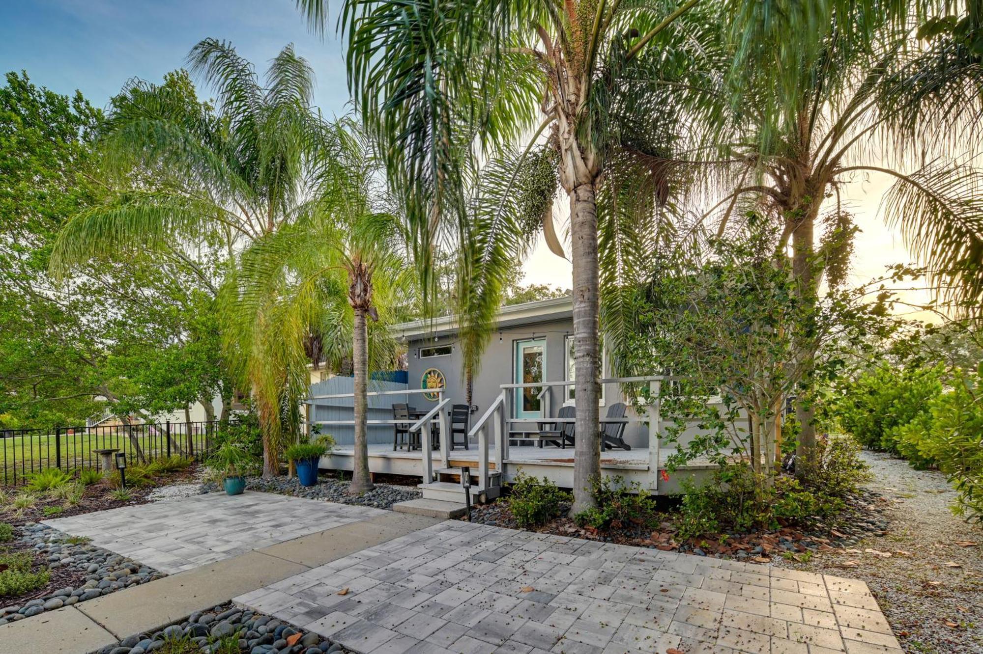 Pet-Friendly Waterfront Home - 2 Mi To Beach! 타폰스프링스 외부 사진